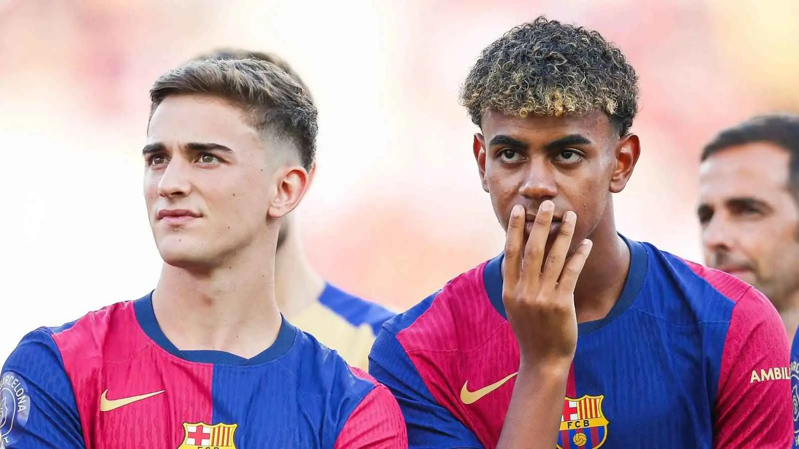 طريد برشلونة يتألق.. وغافي يحتفل به (صورة)