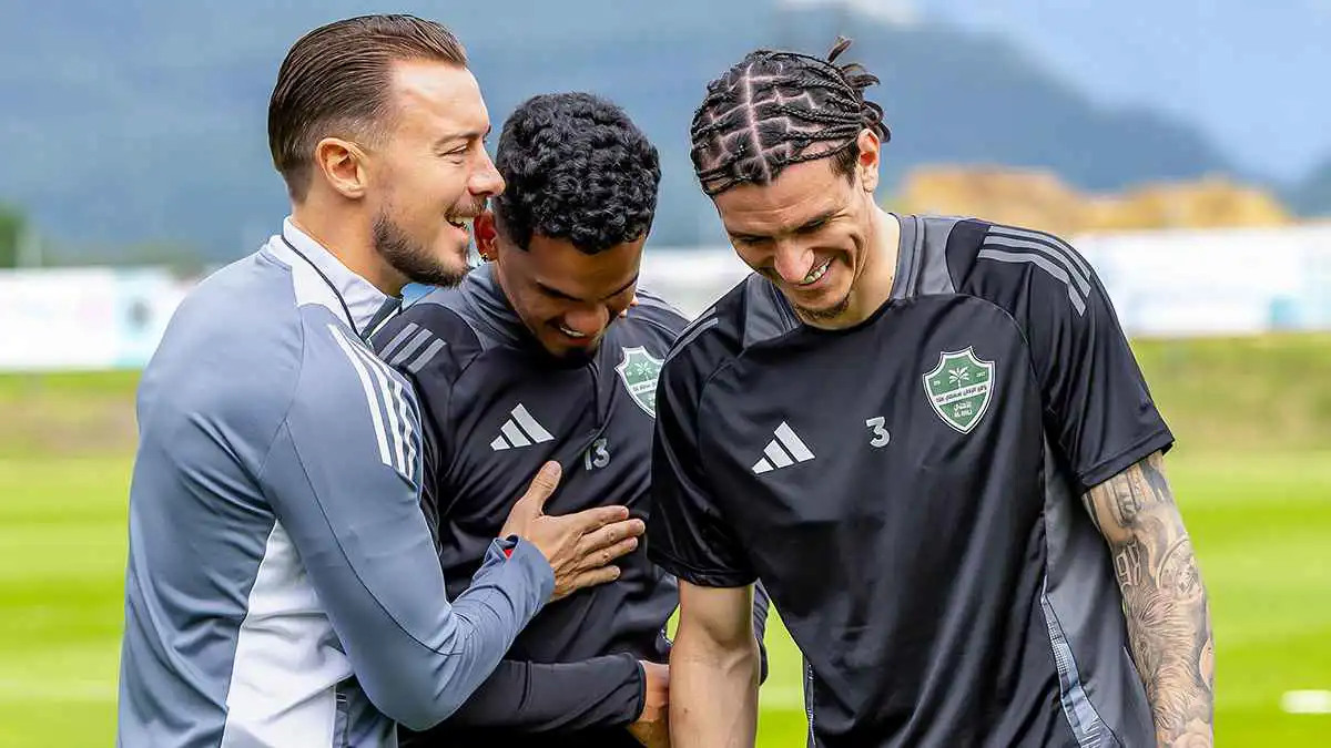 10 صفقات تحقق أكبر أحلام يايسله في الأهلي السعودي