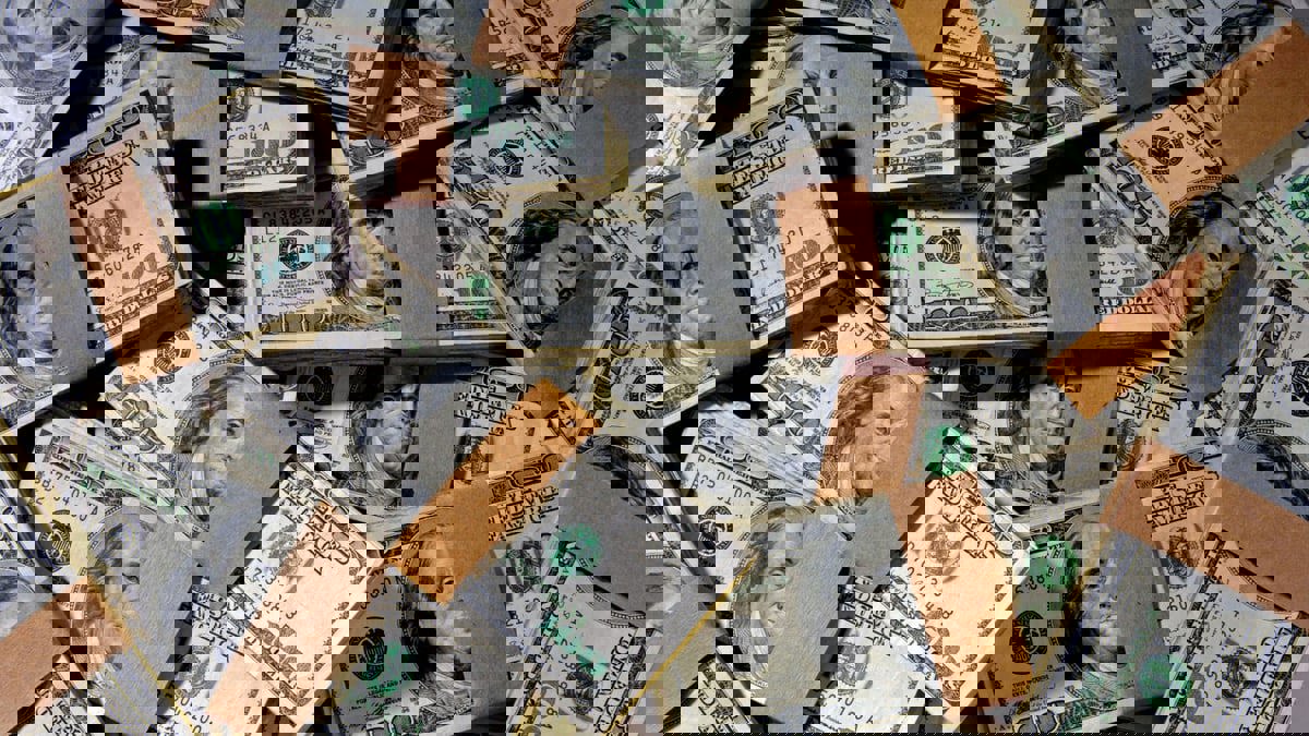 روسيا تقترب من التخلف الأول عن سداد ديونها منذ عقود