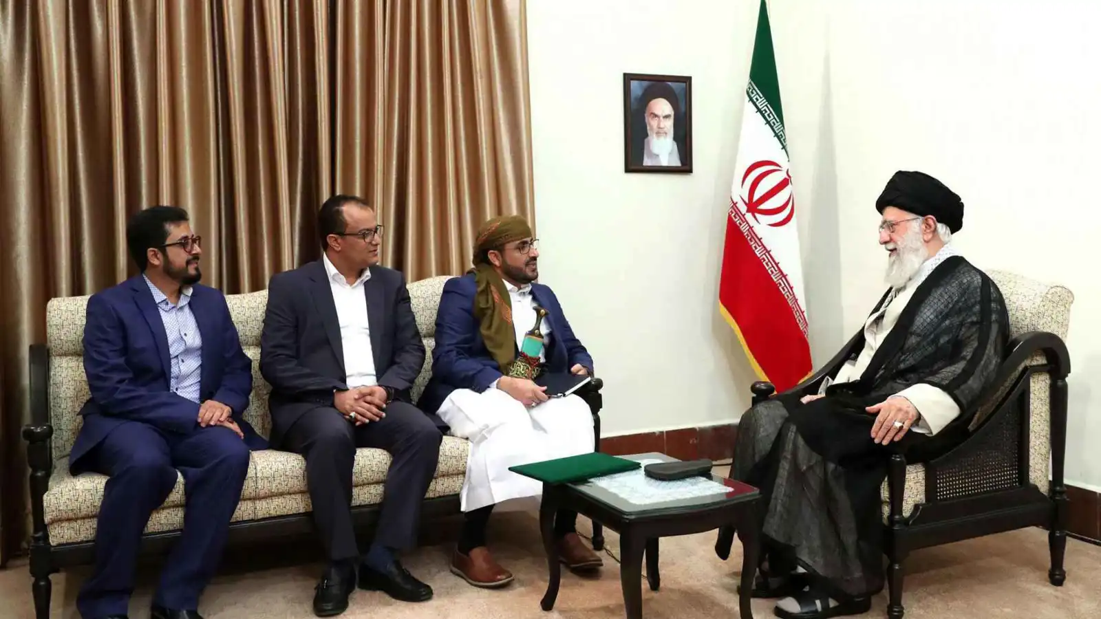 استعدادا لساعة الصفر.. تنسيق إيراني - حوثي واتفاق على "غرف متابعة مشتركة"