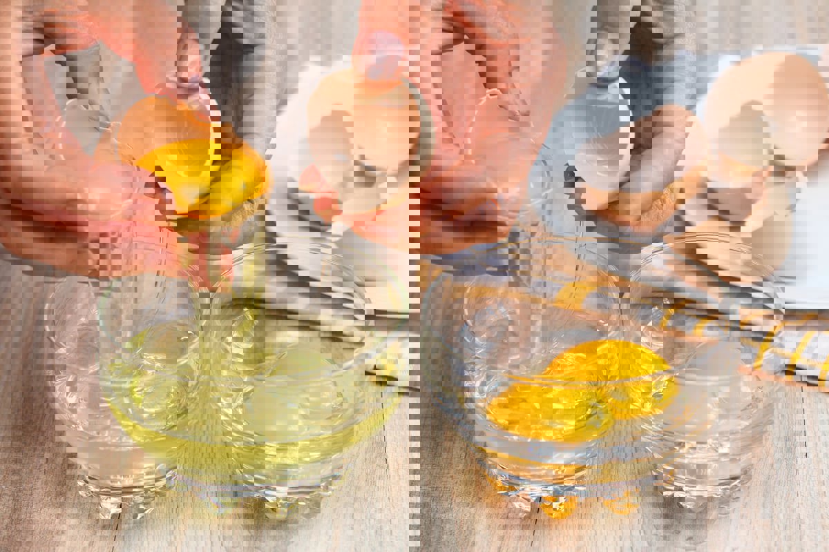 ماذا يحدث لجسمك عندما تأكل بياض البيض فقط؟