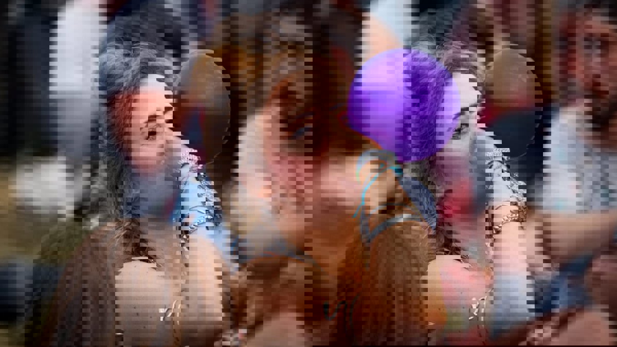 بسبب السلوكيات المزعجة.. بريطانيا تحظر "غاز الضحك"