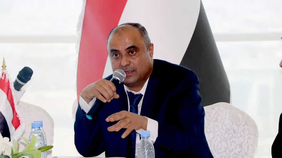 بن بريك: الاقتصاد اليمني يوشك على الانهيار والتضخم بلغ مستوى قياسيًا