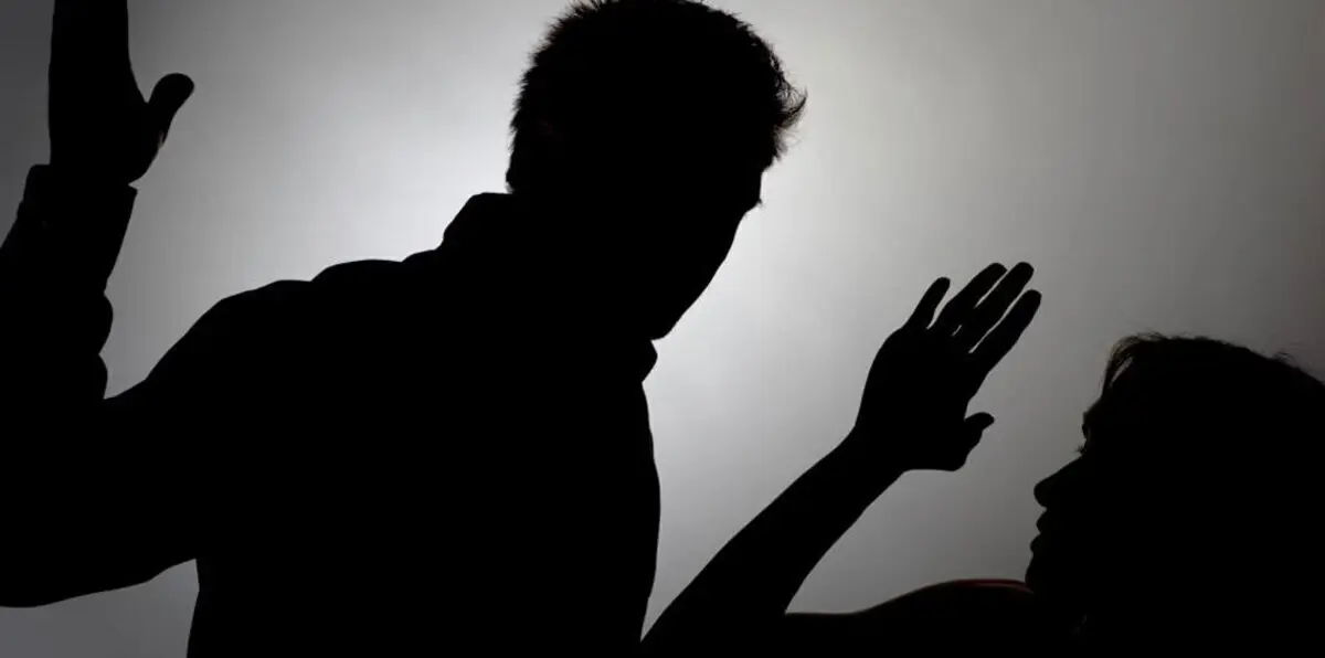 بعد إطلاق سراحه.. "حقوق الإنسان" بالسعودية تتدخل بقضية حارق زوجته بـ"ماء بطارية"