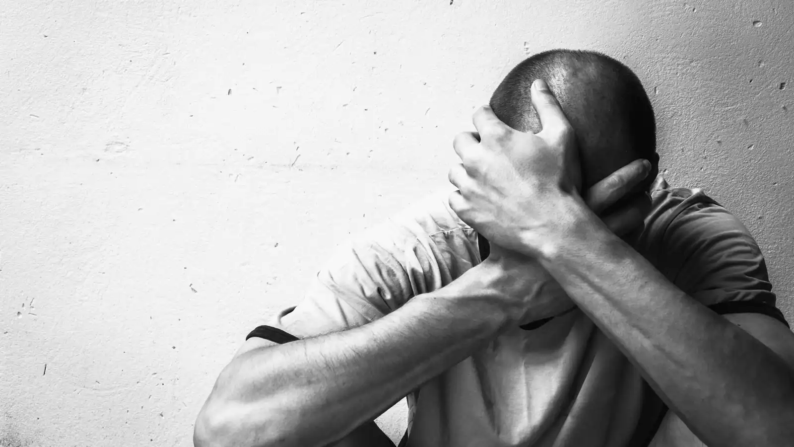 حادثة مؤلمة.. "علاج أسنان" غير مكتمل يقود رجلا إلى الانتحار