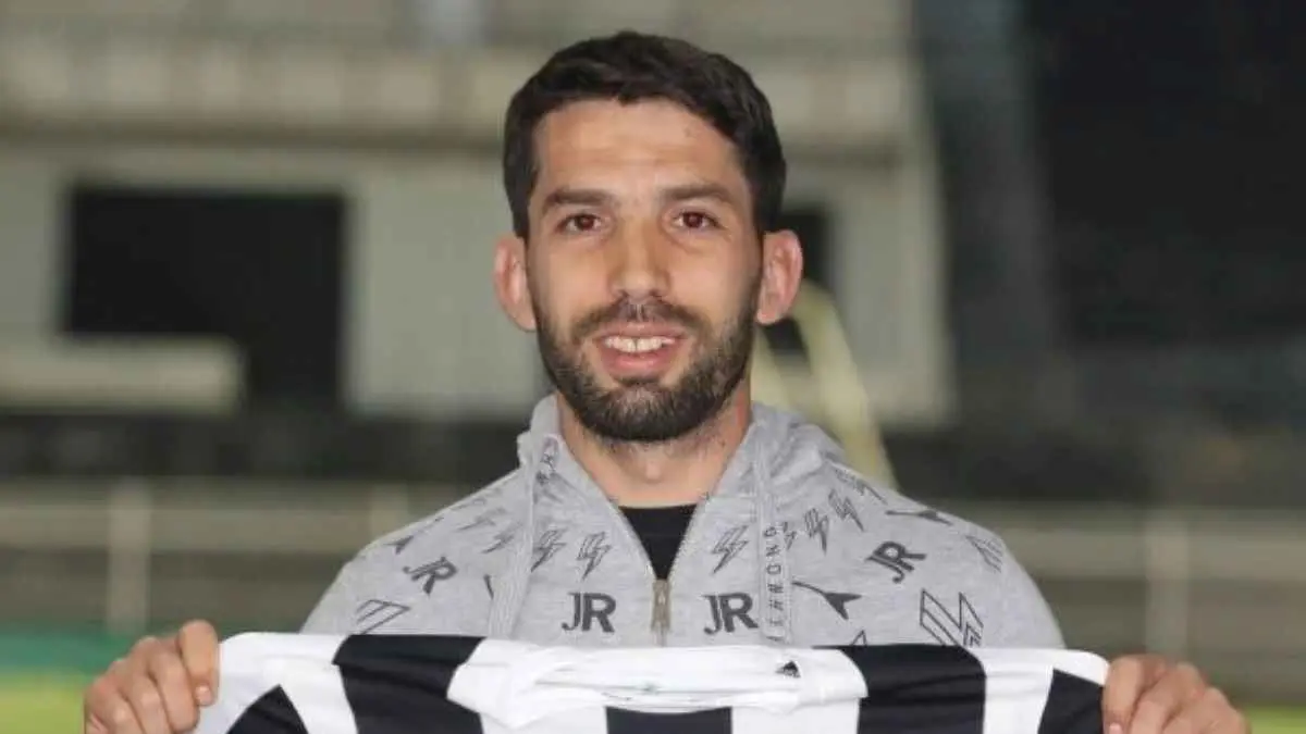 وفاق سطيف يمنح نجمه السابق عبد المؤمن جابو منصبا مهما