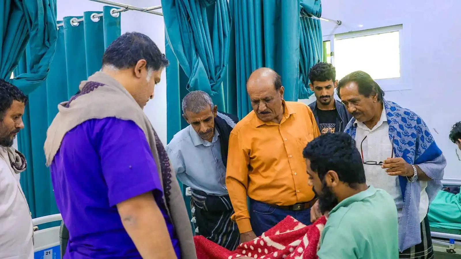 "الانتقالي" يطالب بإطلاق سراح نشطاء جنوبيين اعتقلوا في عدن ولحج (صور)