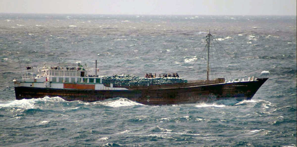 ماليزيا تحبط اختطاف ناقلة نفط تايلاندية وتعتقل 10 قراصنة