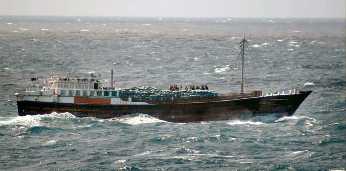 ماليزيا تحبط اختطاف ناقلة نفط تايلاندية وتعتقل 10 قراصنة