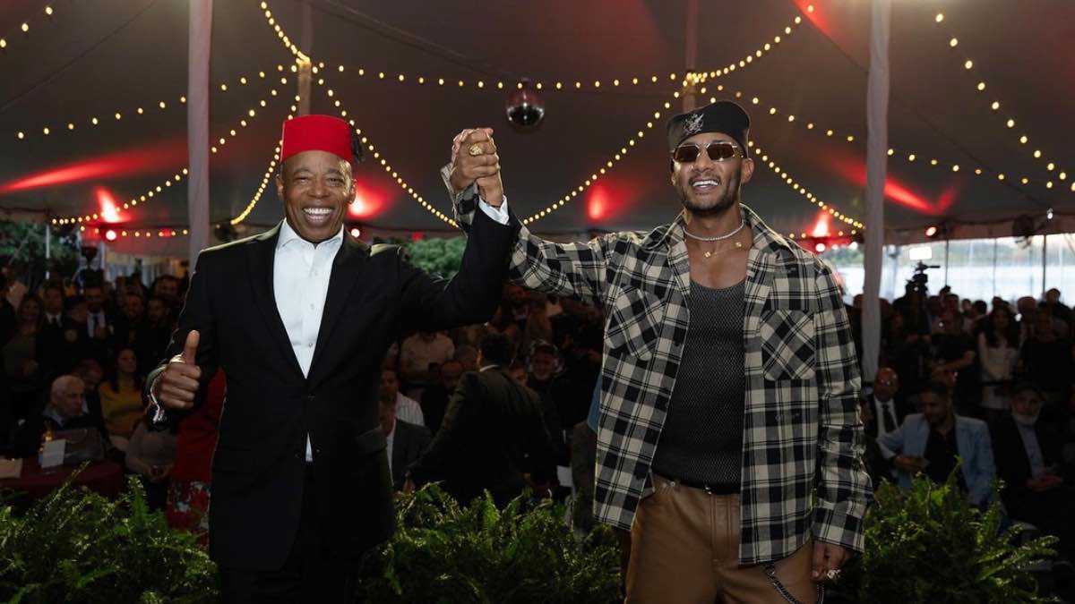 بعد لقاء عمدة نيويورك ولارا ترامب.. محمد رمضان يثير التساؤلات في أمريكا