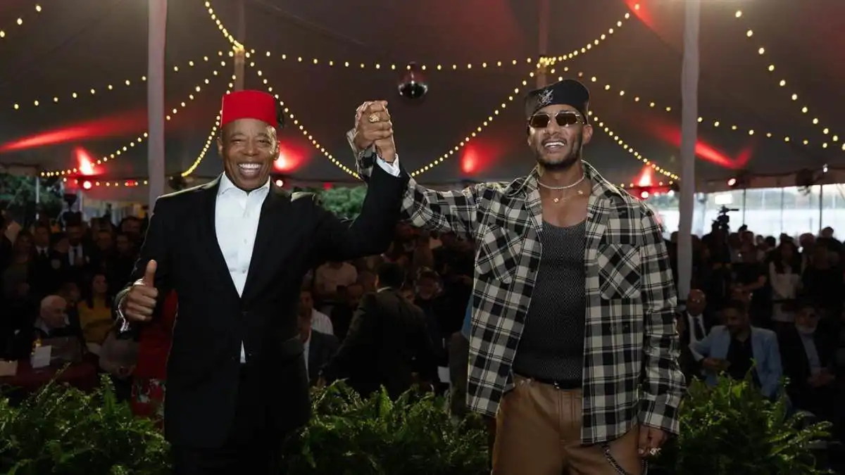 بعد لقاء عمدة نيويورك ولارا ترامب.. محمد رمضان يثير التساؤلات في أمريكا