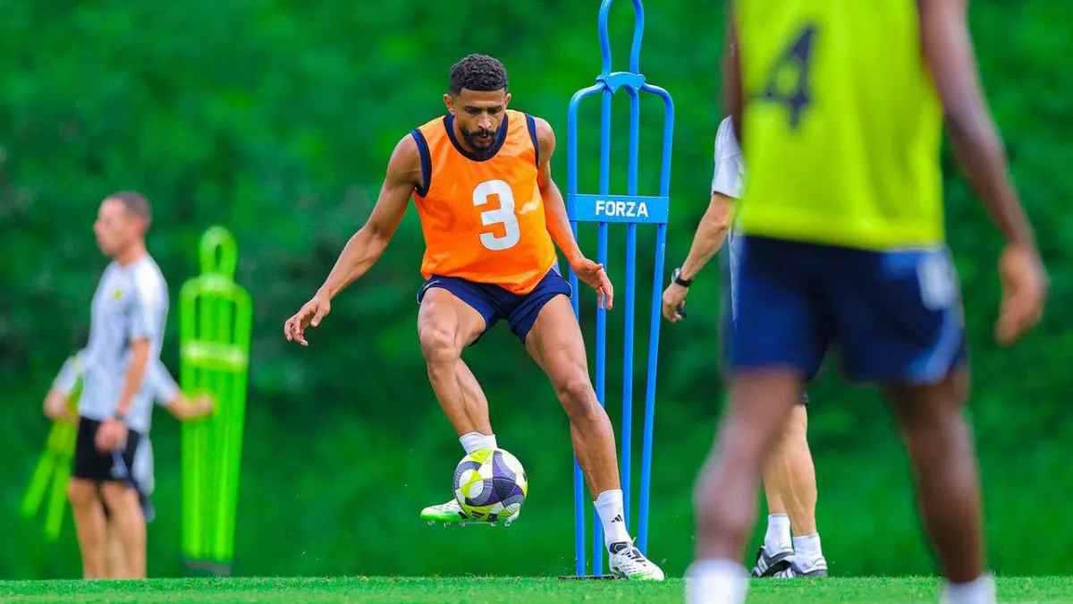 رغم موافقة اللاعب.. النصر يرفض بيع عبد الإله العمري للاتحاد السعودي