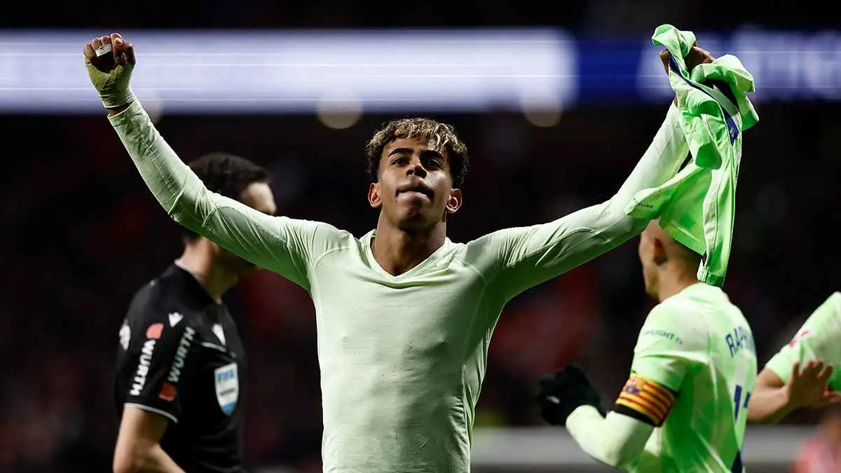 صلاة الفجر وتجهيز الإفطار.. كيف يقضي لامين يامال شهر رمضان؟