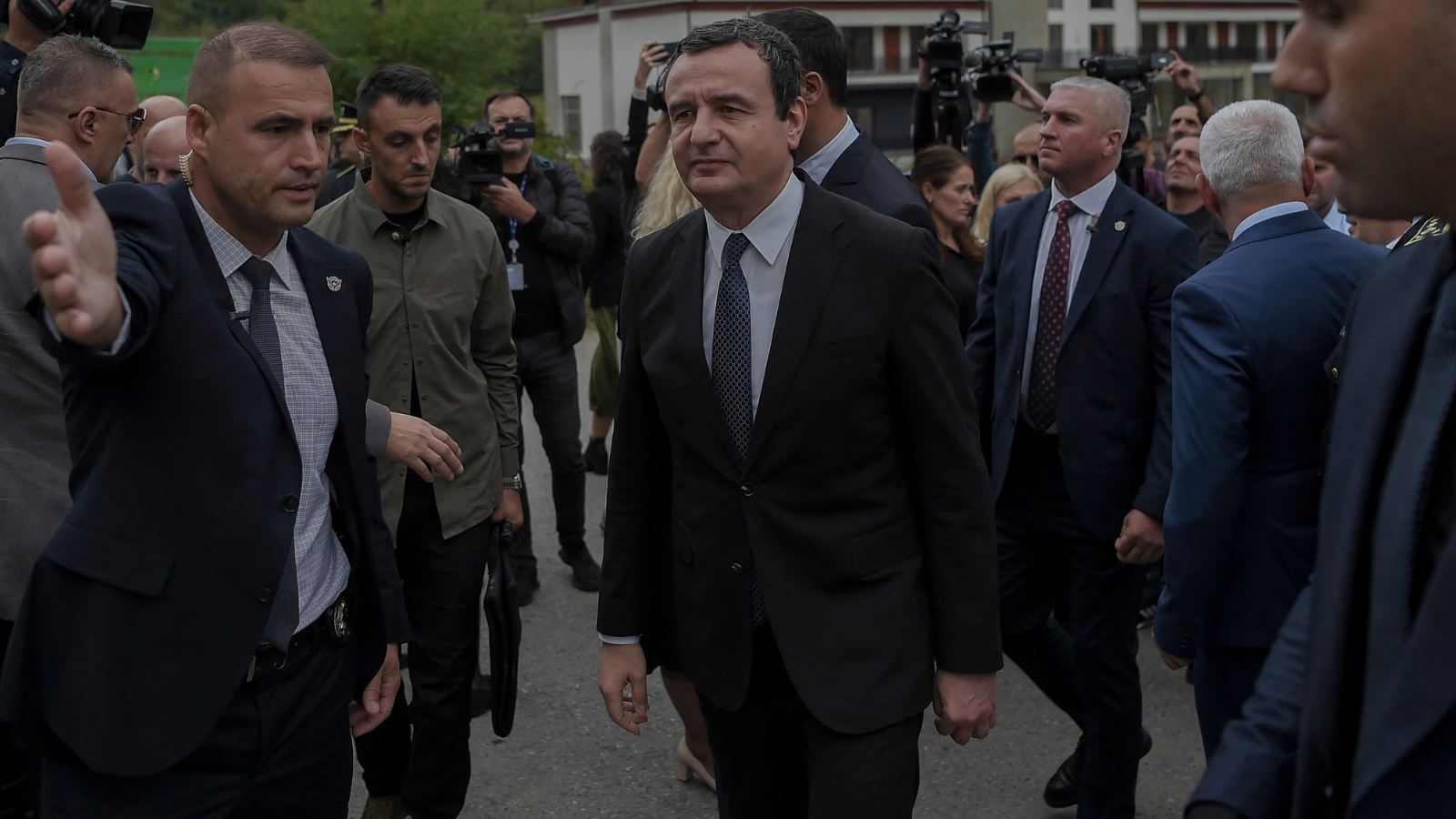 كوسوفو تتهم بلغراد بتدبير "عمل إرهابي" استهدف محطات الطاقة (فيديو)