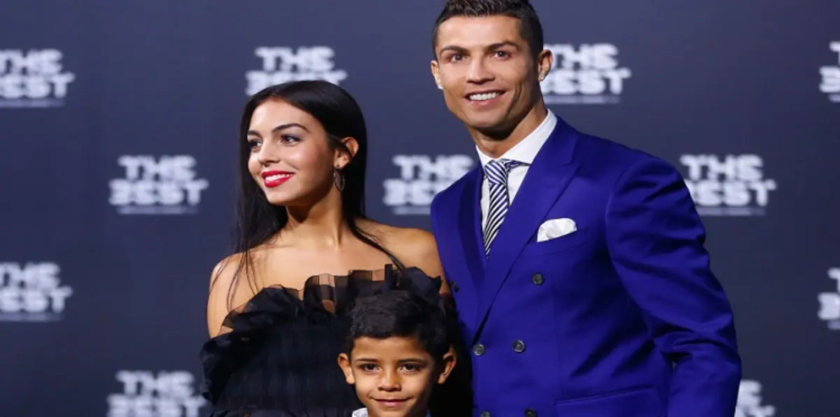 جورجينا تدشن صفحتها على تويتر بتغريدة لكريستيانو رونالدو