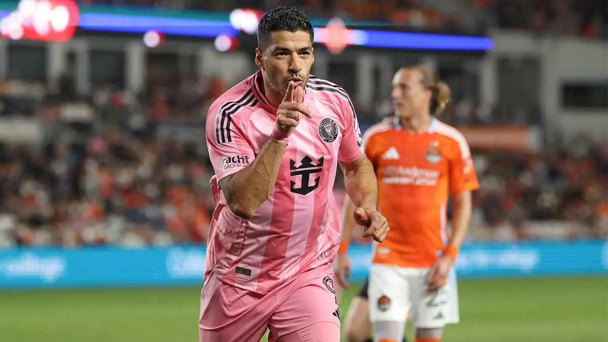 في غياب ميسي.. سواريز يسجل هدفا رائعا في فوز إنتر ميامي على هيوستن (فيديو)