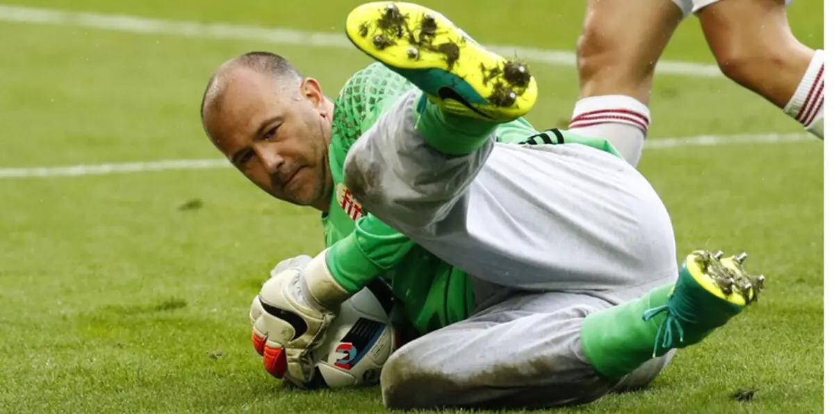 أشهر سروال في يورو 2016 للبيع (صور)