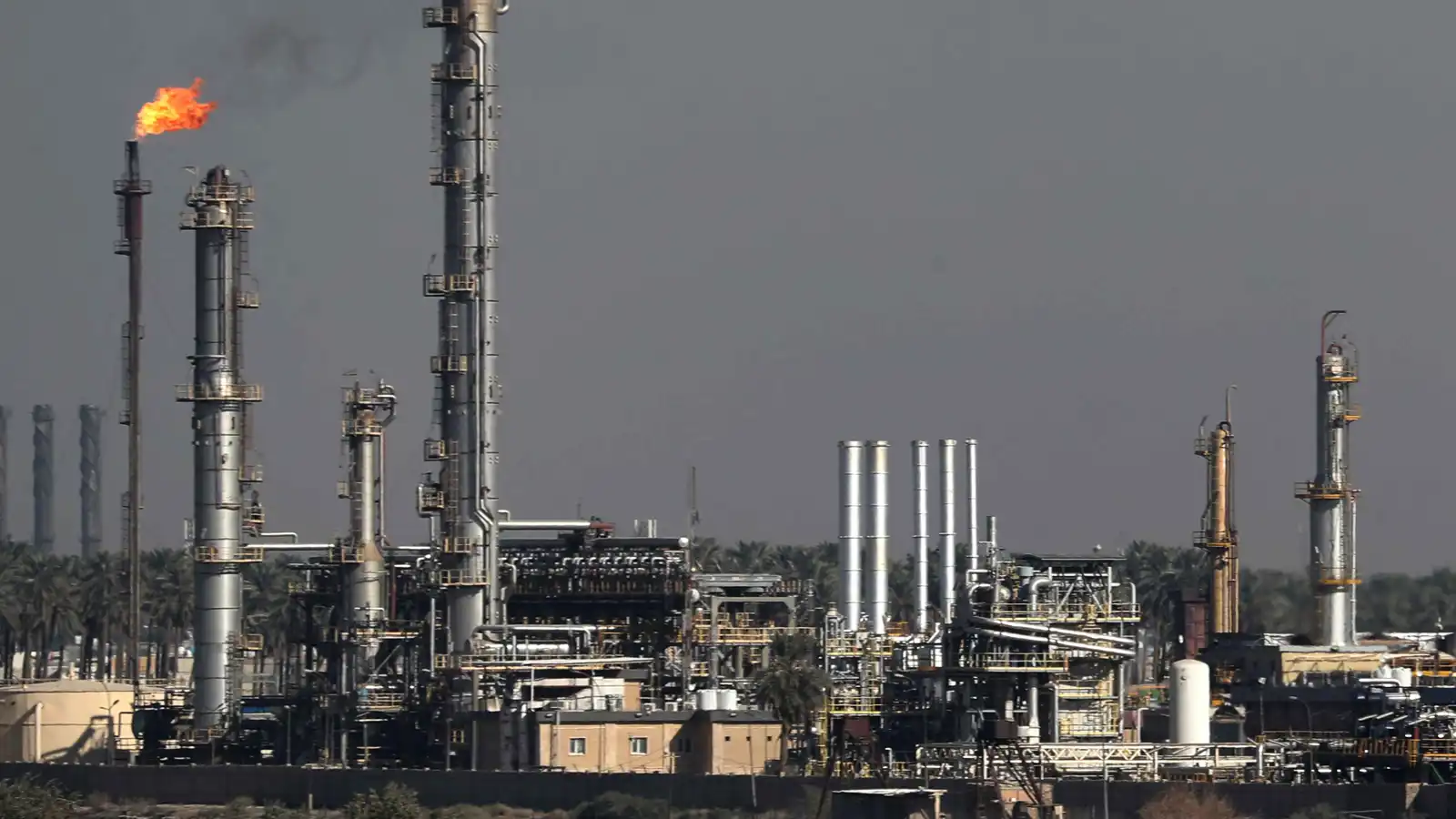 لتحقيقه الاكتفاء الذاتي.. العراق يوقف استيراد المشتقات النفطية