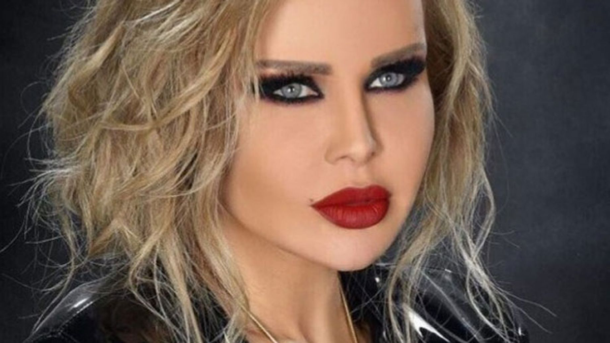 ماذا قالت الفنانة اللبنانية رولا سعد عن تكريمها في "أوسكار العرب" بالقاهرة؟ (فيديو)