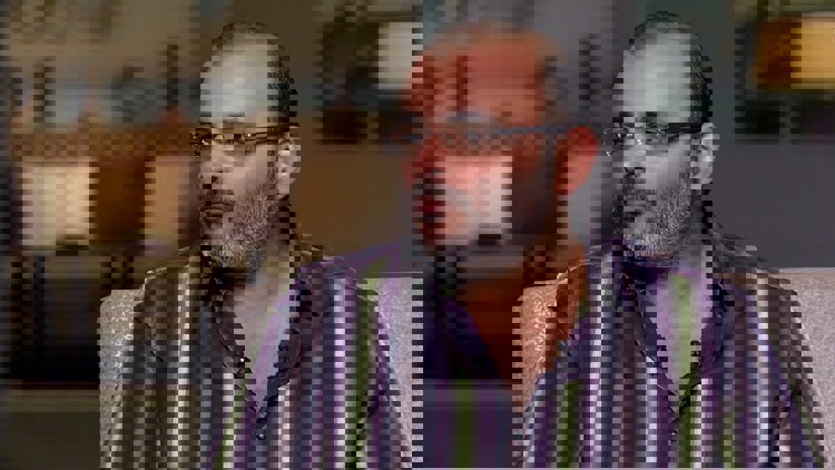 أيمن بهجت قمر مؤلف "فالنتينو" لعادل إمام يعدل عن الاعتزال‎