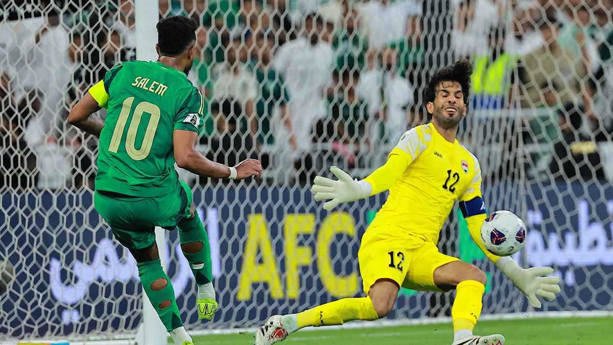 لماذا حصل سالم الدوسري على "رجل" مباراة السعودية والعراق وليس العقيدي؟