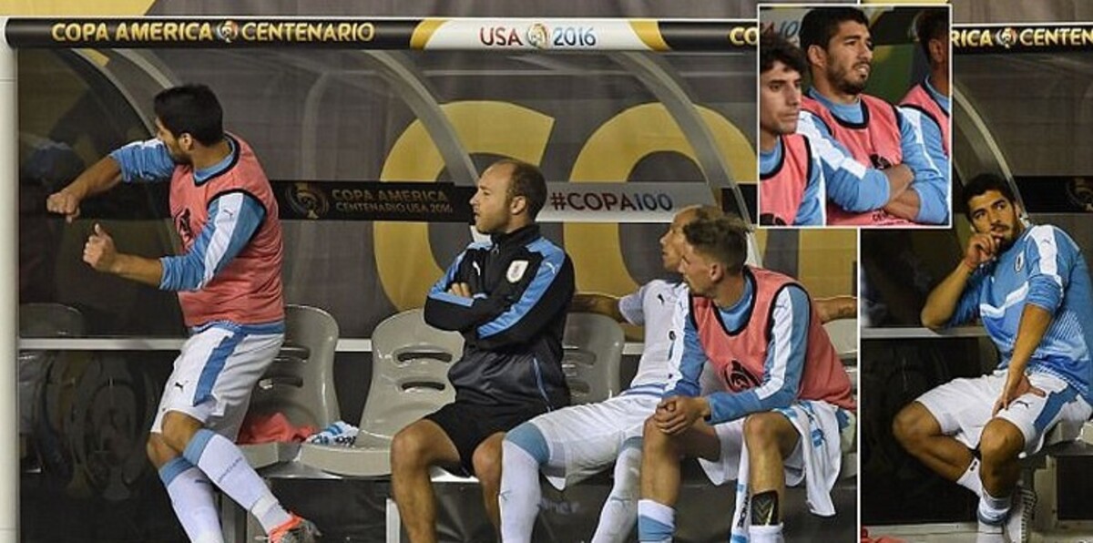 سواريز يلكم دكة البدلاء غضبًا (فيديو)