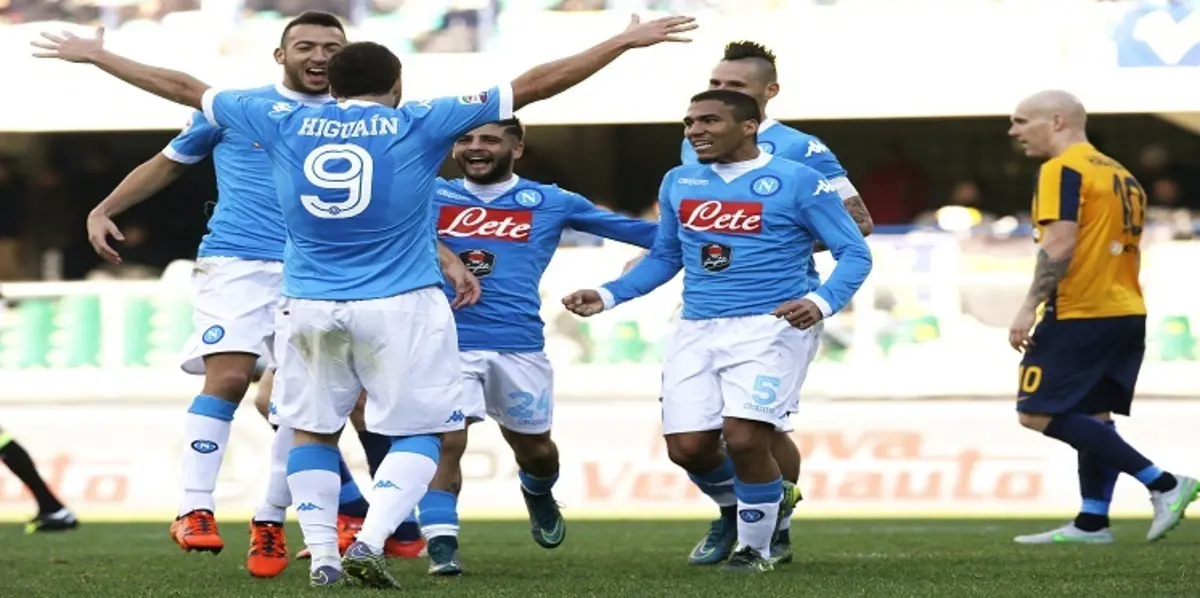 نابولي ينجو من كمين فيرونا ويرتقي للصدارة مؤقتًا