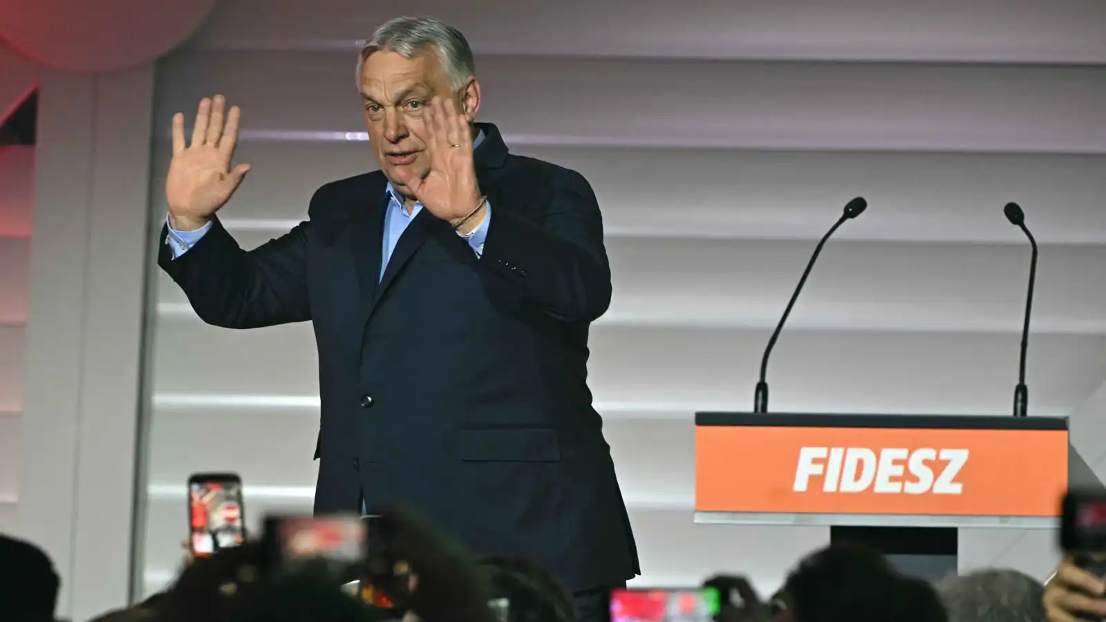 "النتائج واضحة".. أوربان يقر بهزيمة "مؤلمة" في الانتخابات المجرية