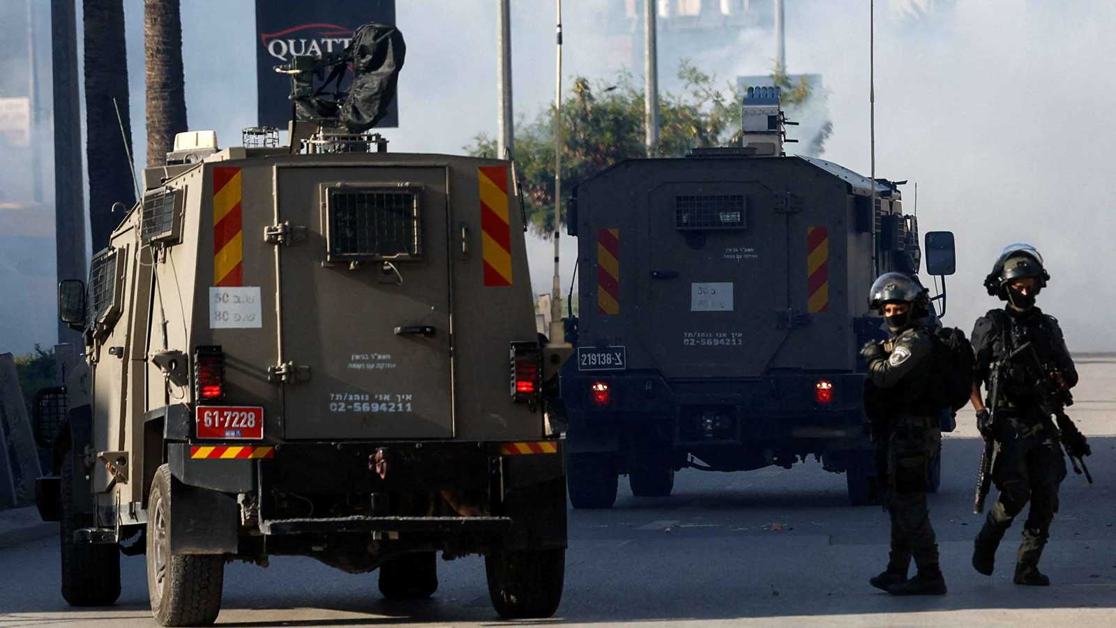 بعد مداهمات ليلية مكثفة.. إسرائيل تحول "ملاعب" الضفة إلى معسكرات اعتقال (فيديو)