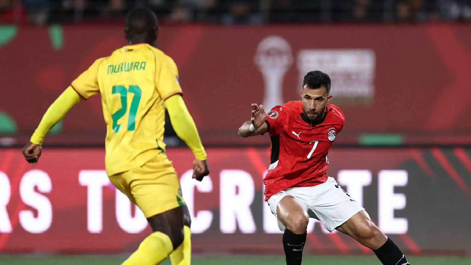 خطأ فادح من مخرج مباراة مصر وزيمبابوي (فيديو)