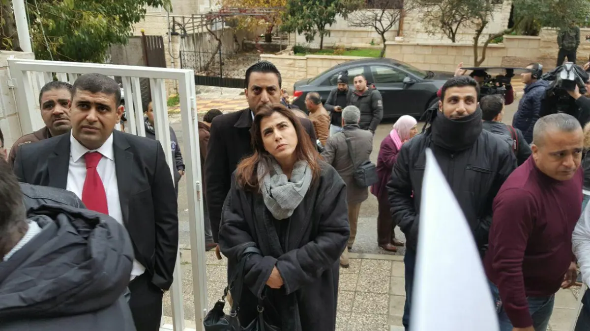 شقيق النائبة الأردنية السابقة هند الفايز: اعتقالها سياسي (فيديو)