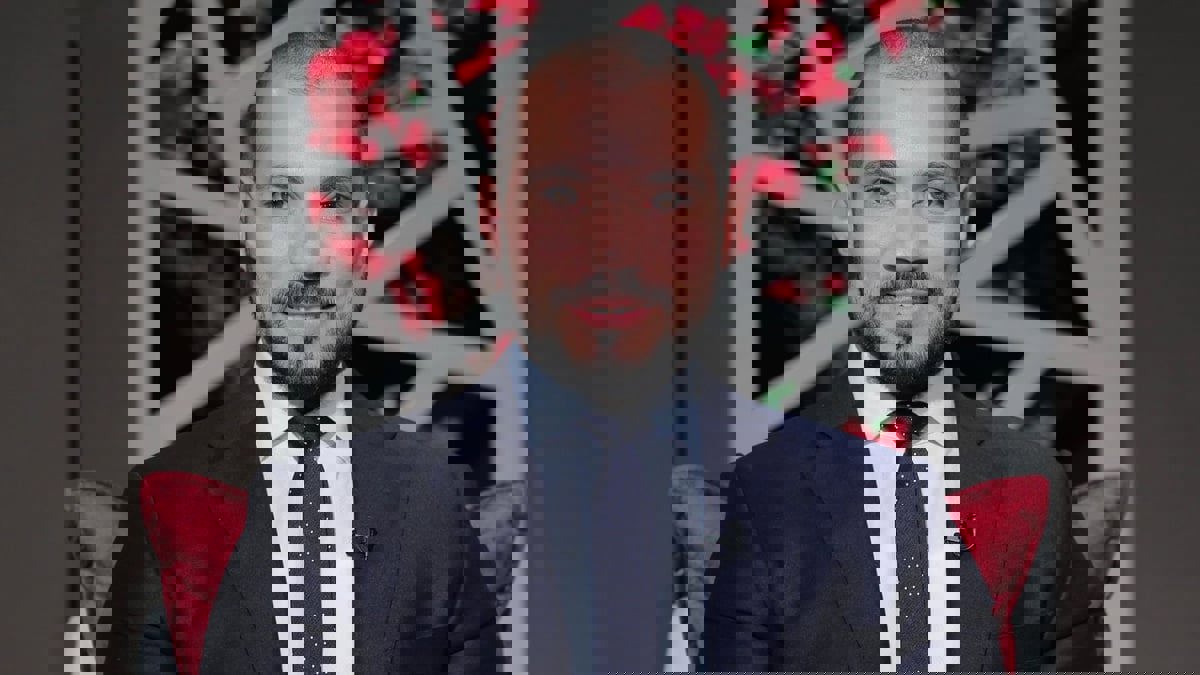 إعلامي مصري يكشف عن تطور جديد في أزمة عبدالله رشدي مع جيهان العراقية