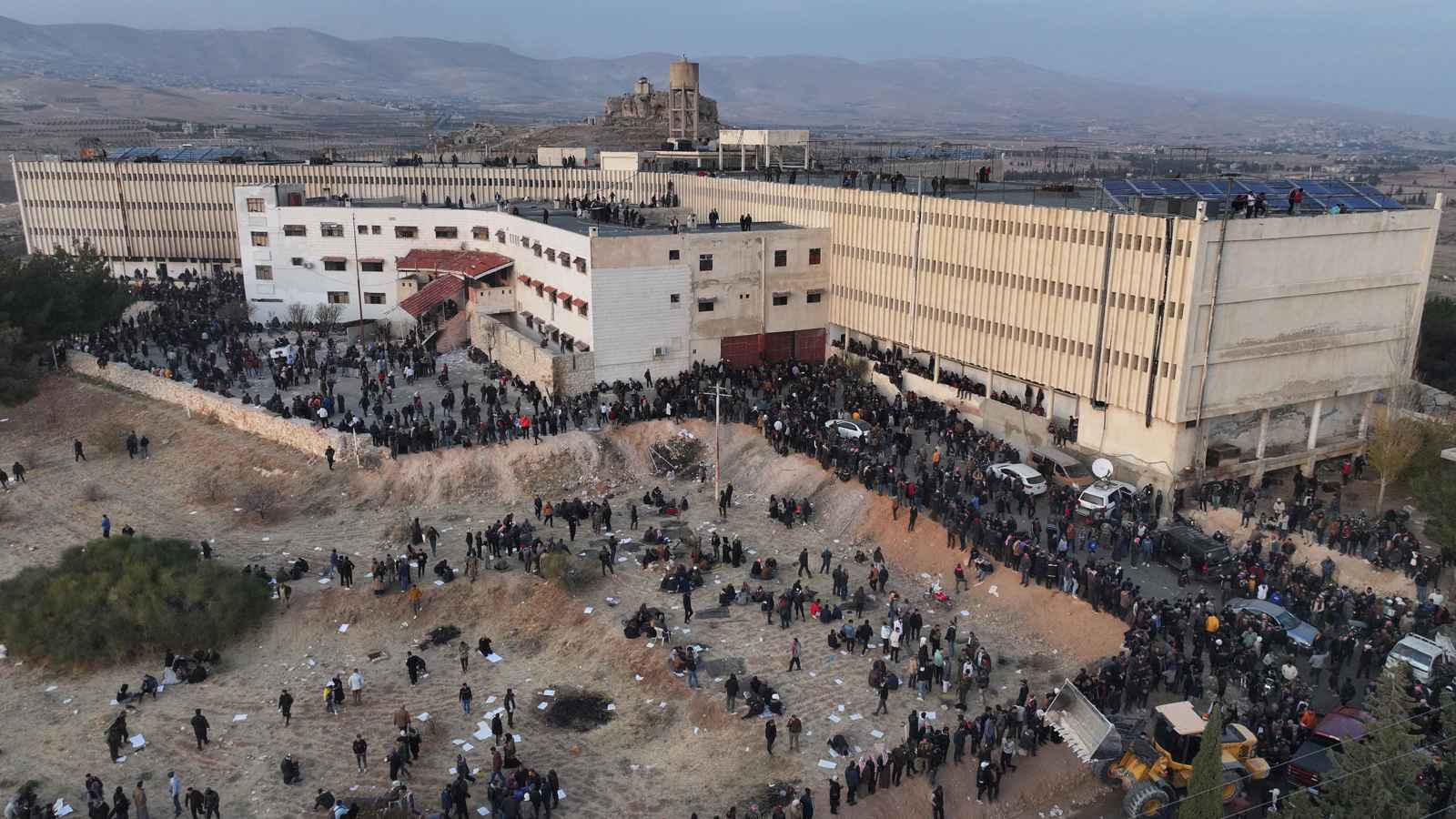 بعد خروجهم من سجون سوريا.. تونس تترقب بـ"حذر" عودة مقاتليها