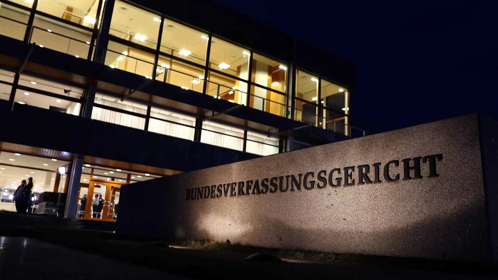 المحكمة الدستورية الألمانية ترفض دعوى بشأن تصدير الأسلحة لإسرائيل