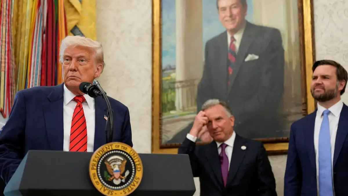 مع قرب انتهاء المهلة.. ترامب يرسل ويتكوف إلى روسيا لحل الأزمة (فيديو)