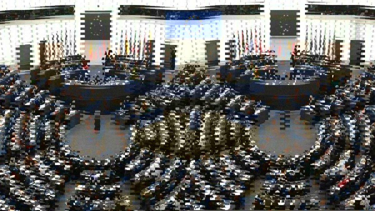 الاتحاد الأوروبي مستعد للعمل مع إدارة بايدن لتسوية النزاعات التجارية