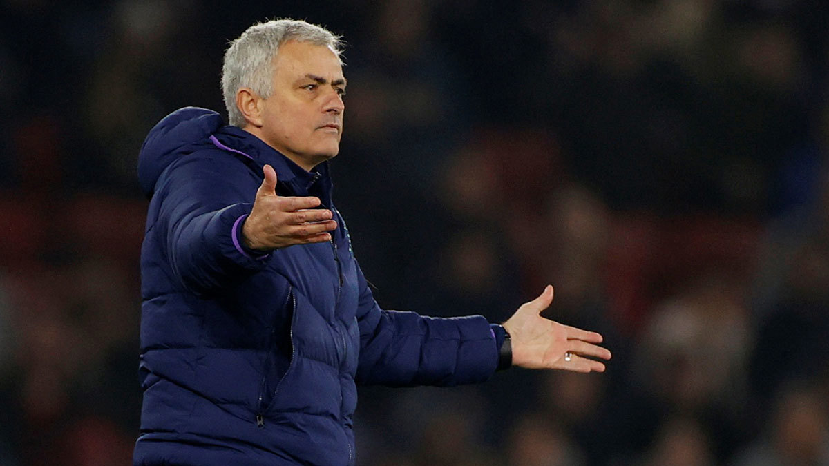 3 صفقات ساخنة على مائدة مورينيو في توتنهام.. غاريث بيل ومهاجم برشلونة السابق وبطل المونديال