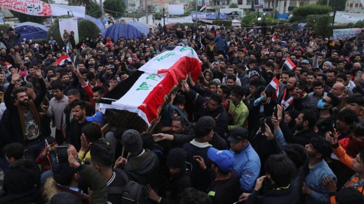 مجهولون يقتلون ناشطا في الاحتجاجات شرق بغداد