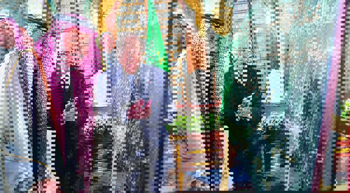 تأخر بناء مستشفى "الملك سلمان" يثير احتجاجات في القيروان