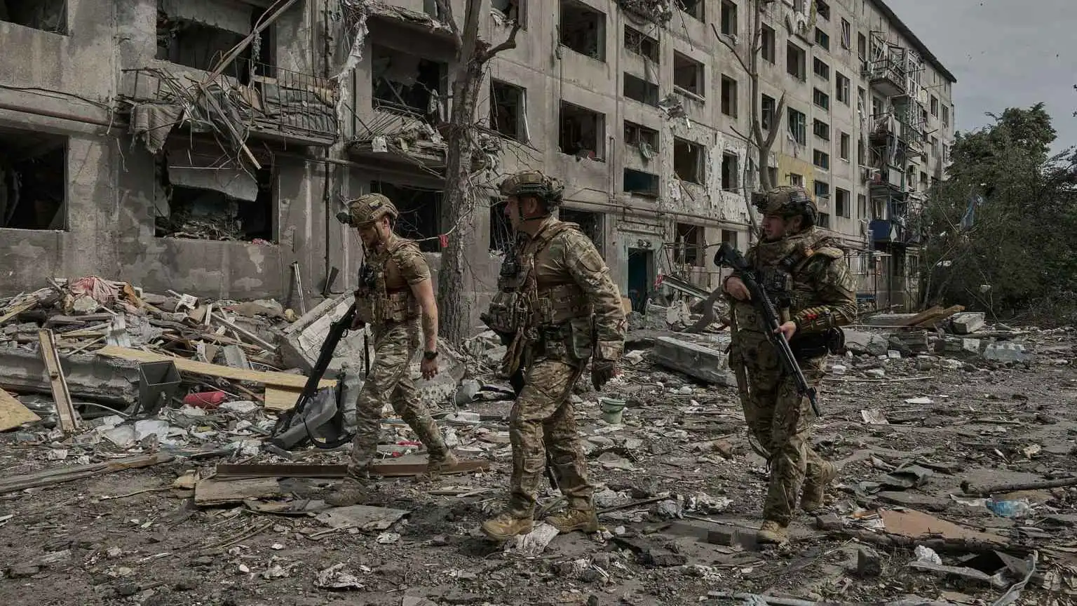 قد تسقط خلال أسابيع.. لماذا تعد خسارة أوكرانيا لبوكروفسك "كارثة استراتيجية"؟