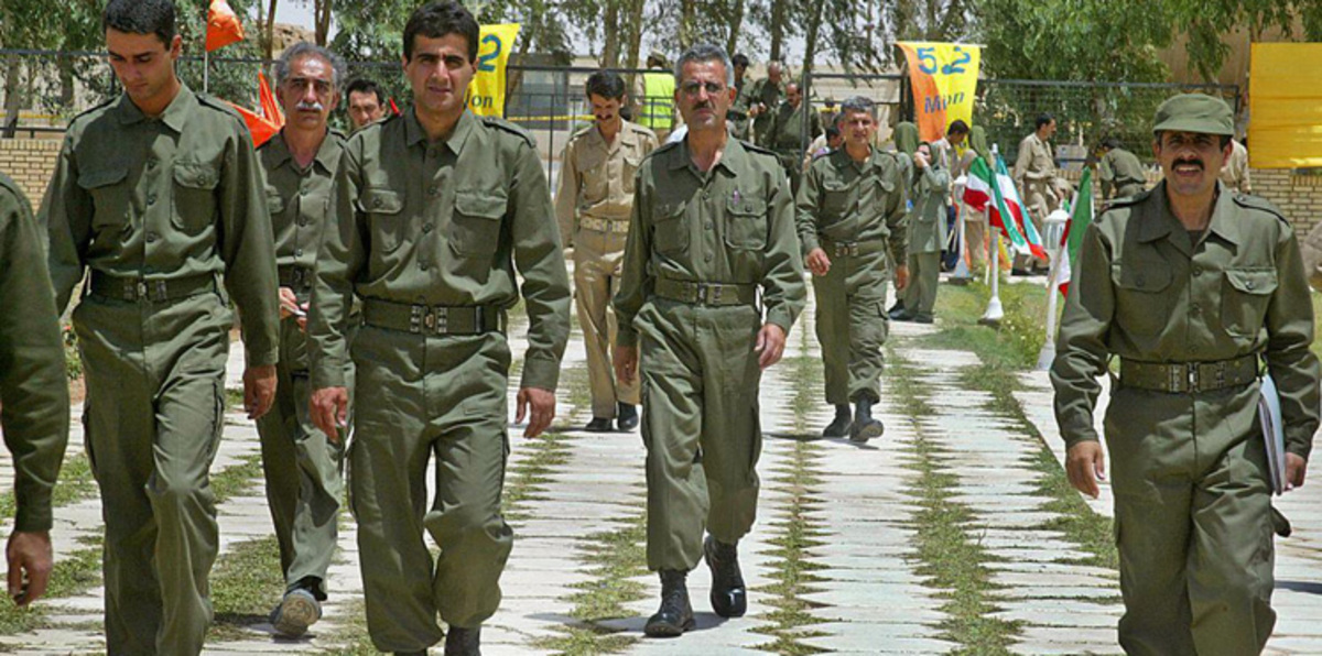 الحكم بسجن معارض إيراني في ألبانيا بتهمة سرقة "صلصة طماطم"