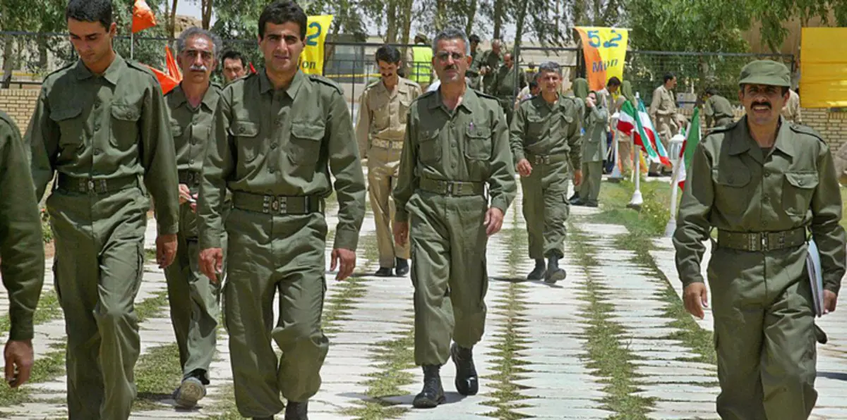 الحكم بسجن معارض إيراني في ألبانيا بتهمة سرقة "صلصة طماطم"