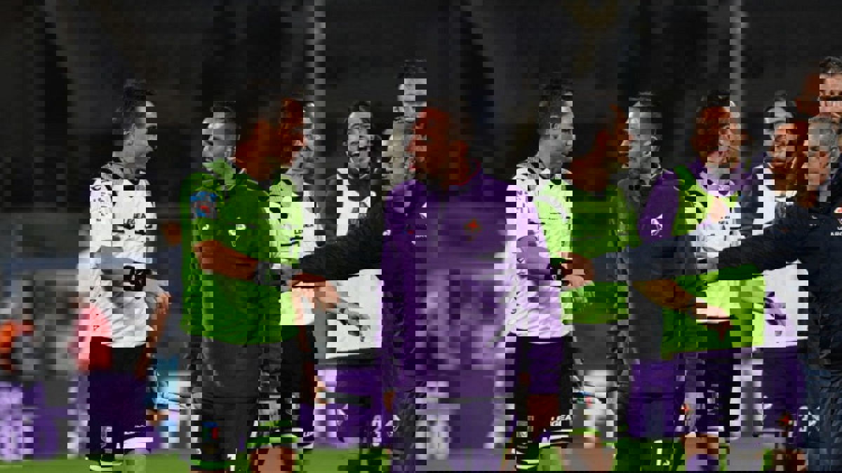 فرانك ريبيري يعتذر عن دفع الحكم المساعد في مباراة فيورنتينا ولاتسيو بالدوري الإيطالي (فيديو)