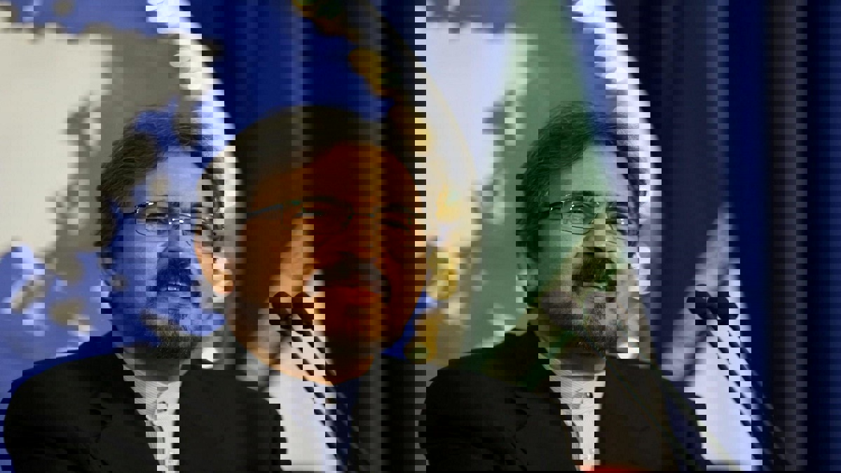 إيران ردًا على تهديدات فرنسا: التفاوض بشأن برنامجنا الصاروخي "خط أحمر"