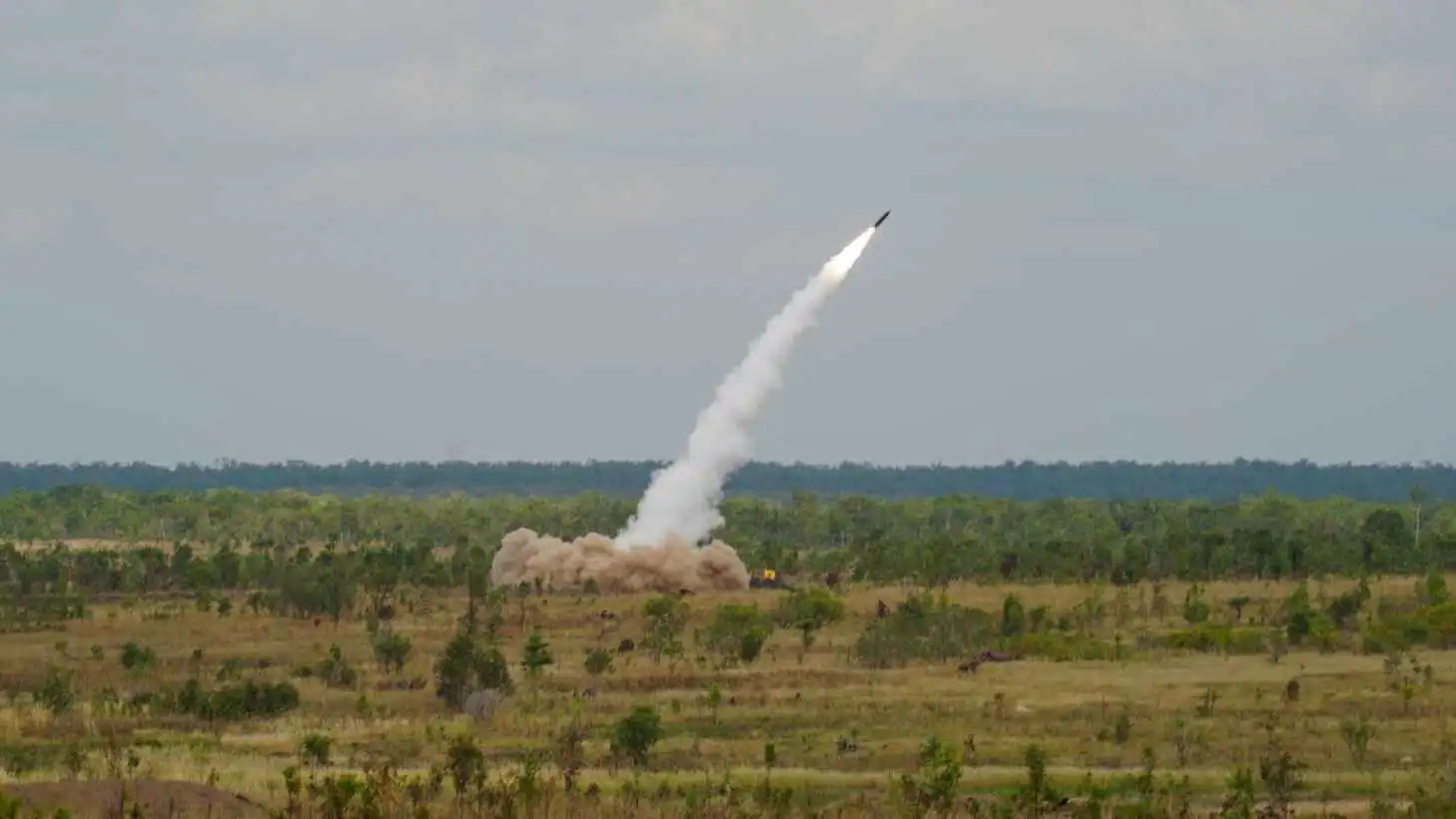 الصين في مرمى البصر.. أمريكا تكشف عن صاروخ جديد لمنصات هيمارس