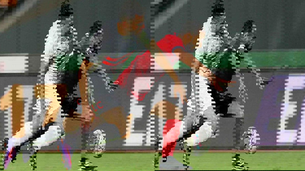 أصيب بكسر في عظمة الترقوة.. أمير مرتضى منصور: وليد سليمان تعمد ضرب محمد عبدالشافي