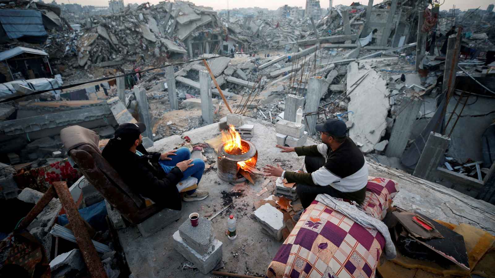 بين الضغوط والسقوف.. ما مستقبل المرحلة الثانية من اتفاق غزة؟