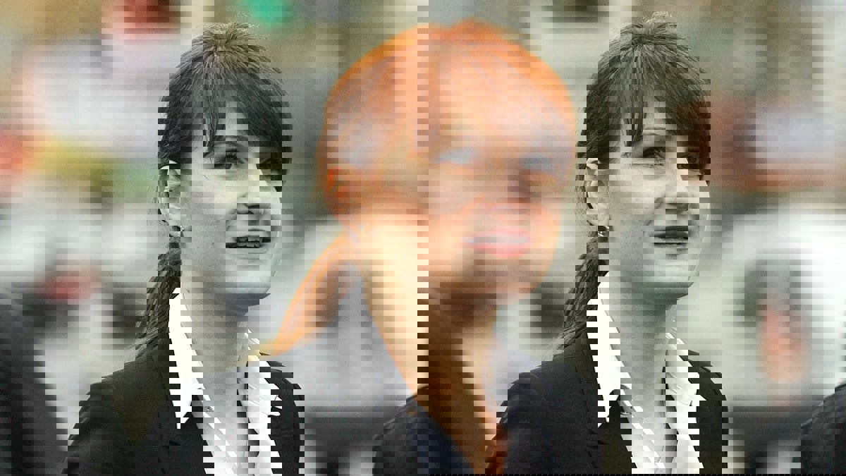 الجاسوسة الروسية ماريا بوتينا تزور المعارض نافالني في سجنه