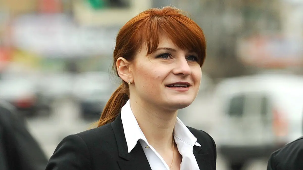 الجاسوسة الروسية ماريا بوتينا تزور المعارض نافالني في سجنه