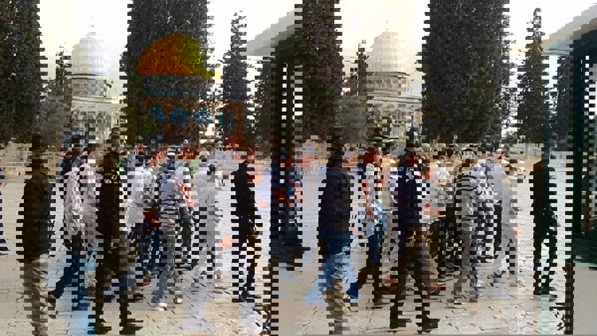 "جماعة الهيكل" تقتحم باحات المسجد الأقصى 